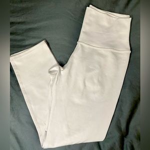 Alo Yoga High-Waist Airbrush Capri Leggings in Size Extra Small